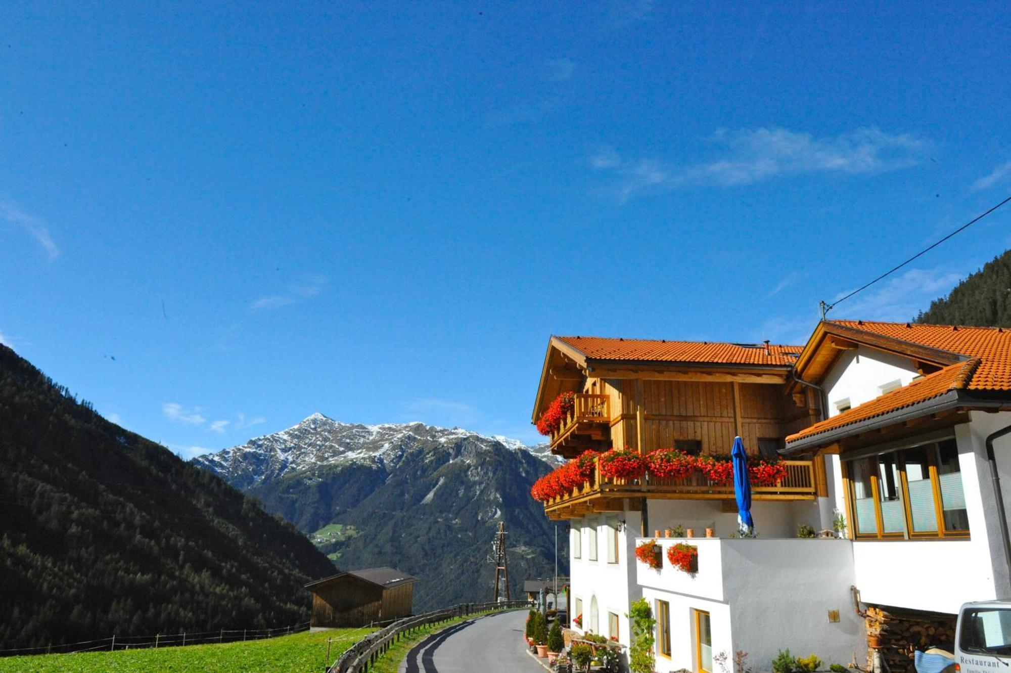 Naturhotel Berghof Pfunds Exterior foto